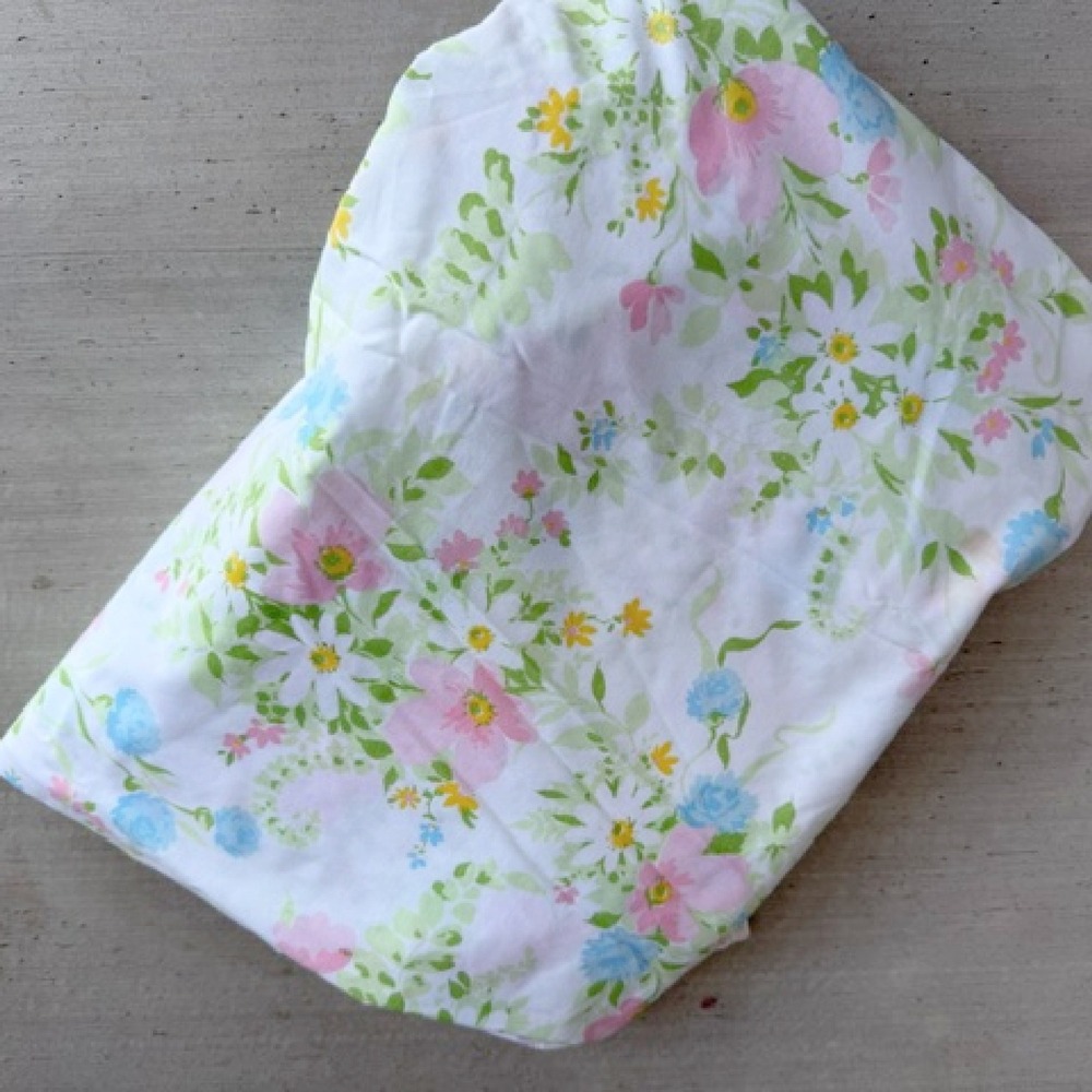 Vintage JcPenney Patel Floral Full Size Fitted Shee3t